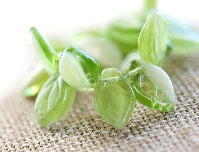 Spring Green leaves Czech glass beads - leaf - 12x7mm - 25Pc - 270