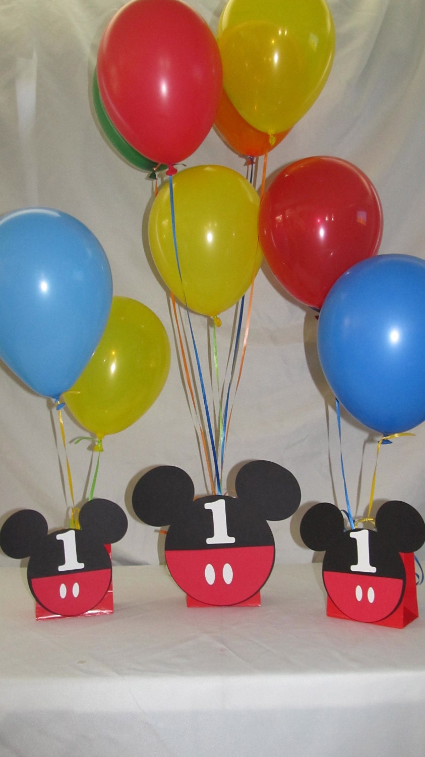 Mickey Mouse Party Balloon Centerpiece