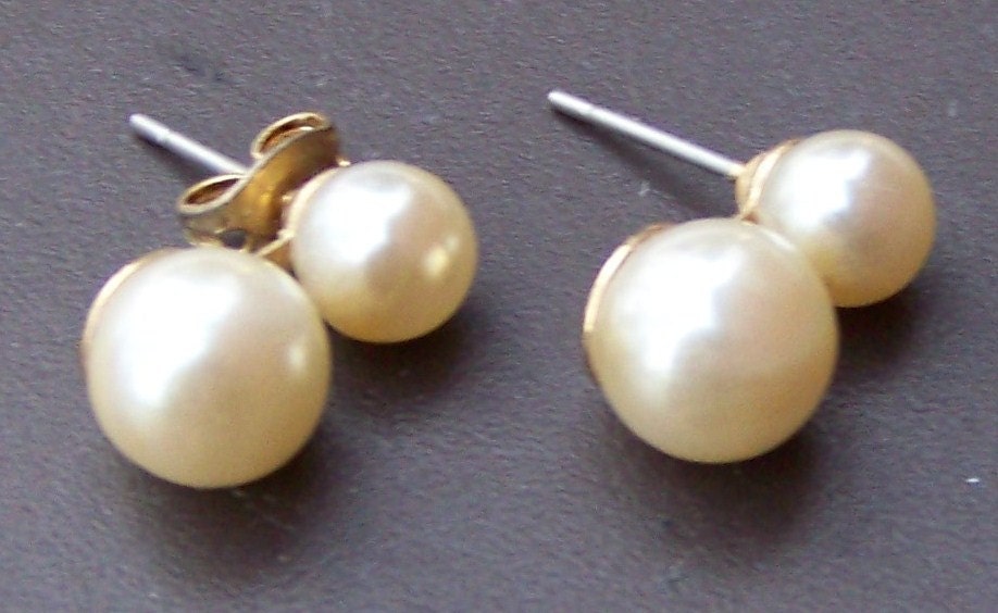 Vintage Avon Goldtone Earrings Cream-Colored Faux Pearl Pierced