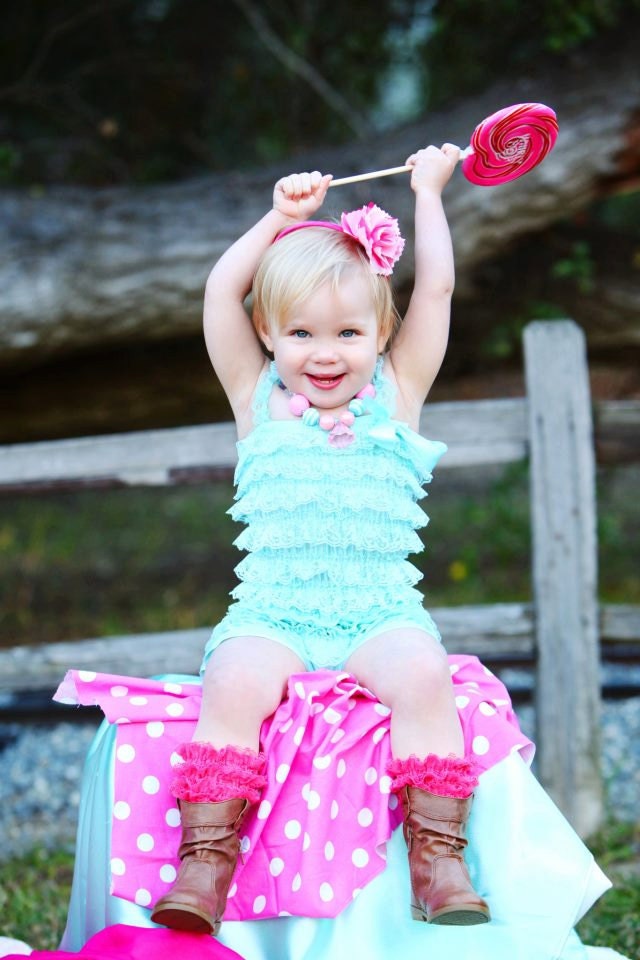 Candy coated carnival is a chunky Aqua and pink bubblegum style necklace M2M swanky baby vintage