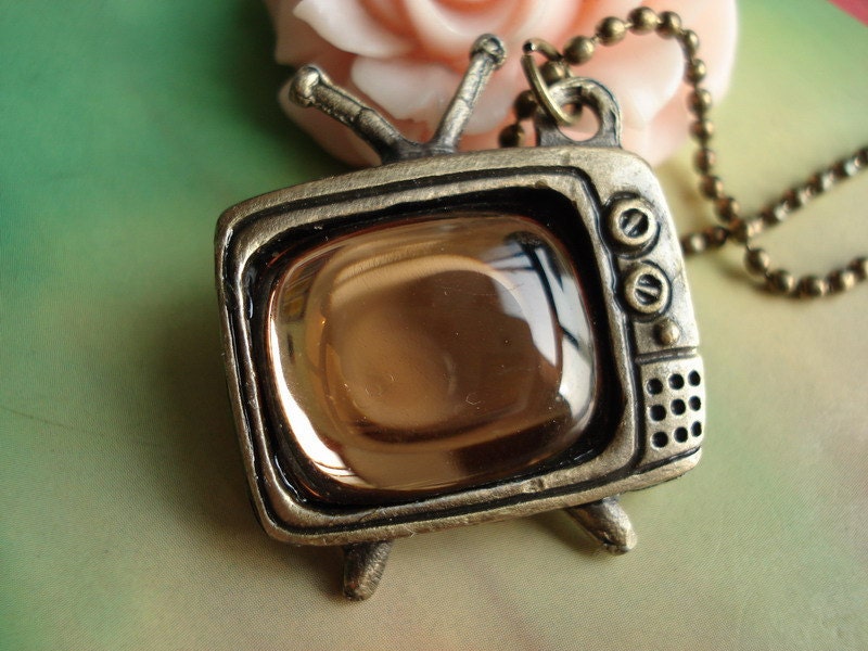 Antique Bronze Vintage Filigree 3D 1980s 80s Nostalgic Old Televisions TV with Dark Brown Glass Surface Pendants Chains Necklaces