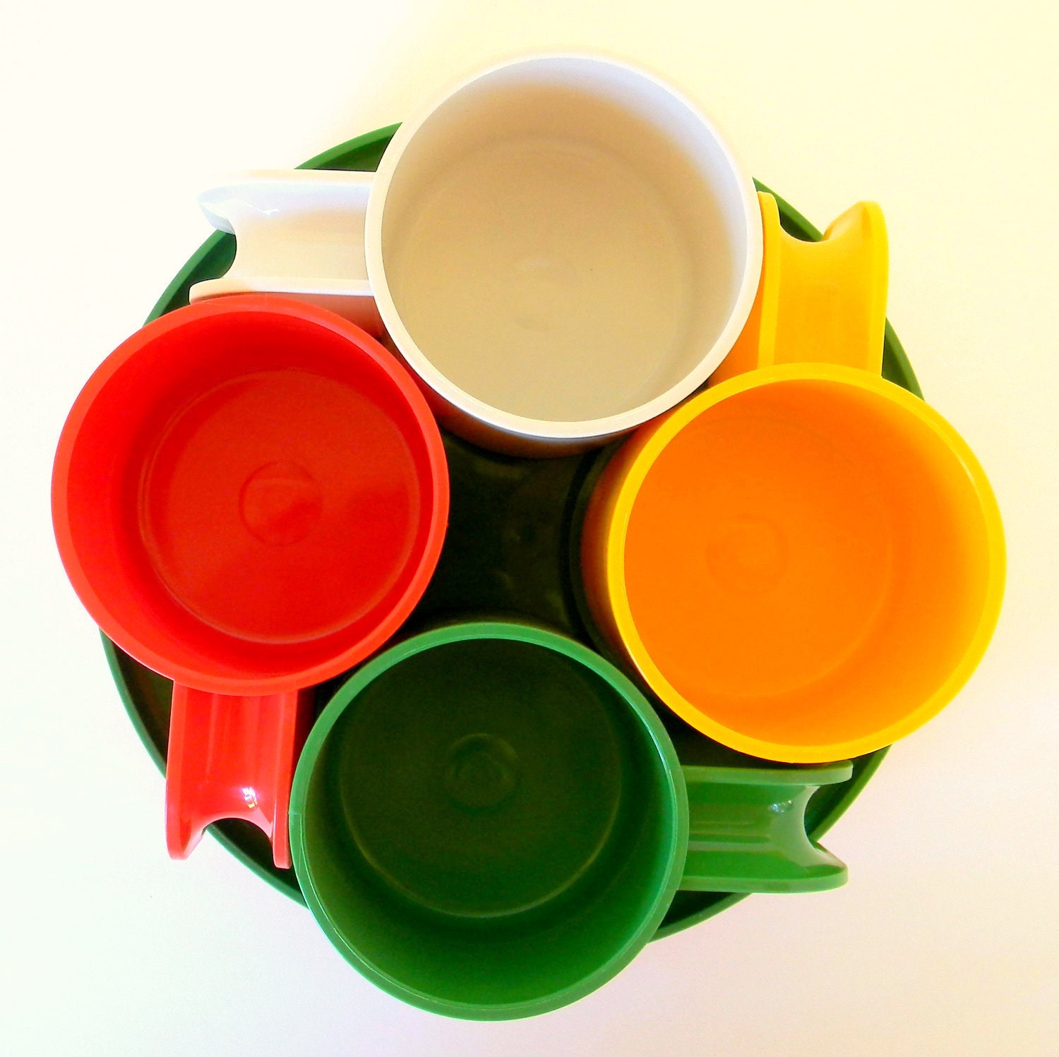 Plastic Dinnerware