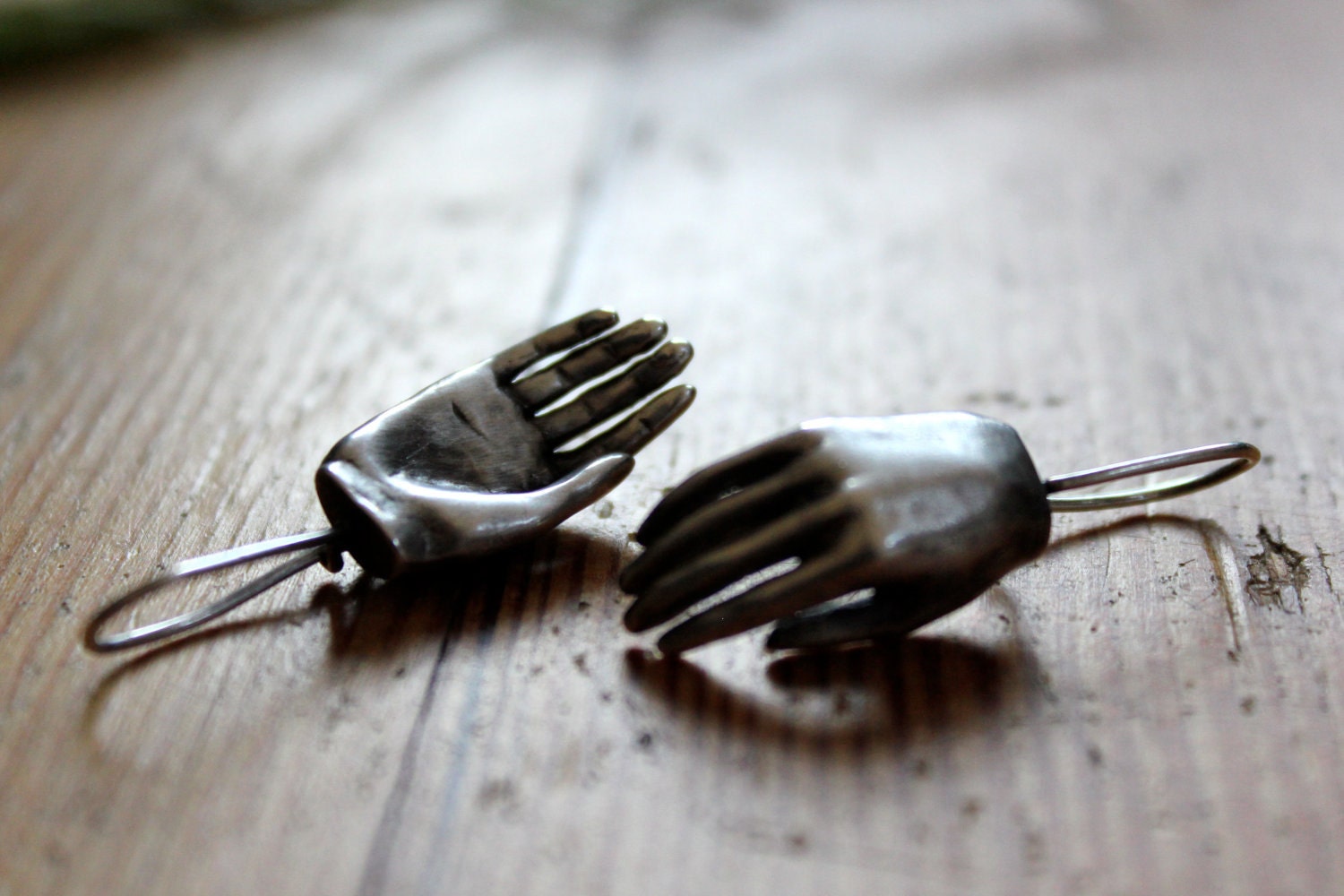 Hand earrings