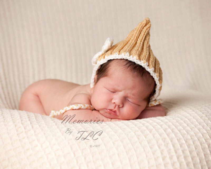 ON SALE Knit Munchkin Elf Fairy Pixie Babies Childrens Hat - Butterscotch - Has Detachable Flower - Baby Photo Prop or Gift