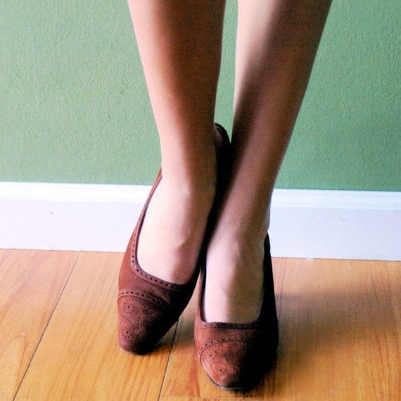 SALE . vintage shoes . CINNAMON SPICE pumps . size 8