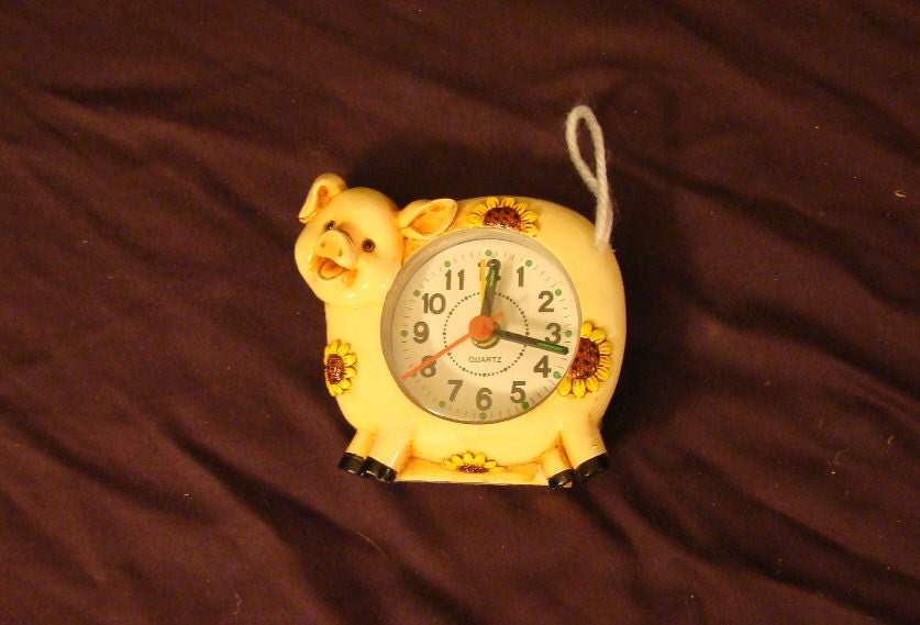 Pig Clock / Farm House Decor / Sun Flowers / Lady Bugs