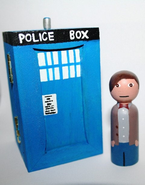 Doctor Who with Tardis wood peg set