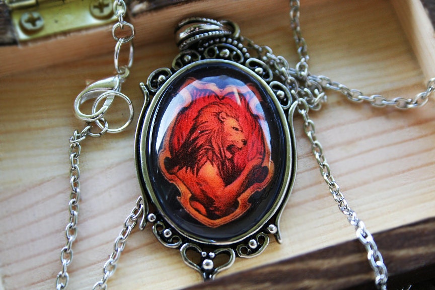 Gryffindor House Necklace V.2