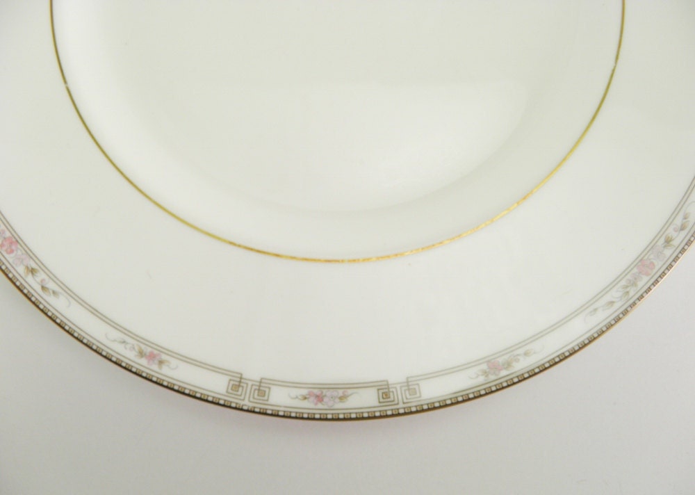 Wedgewood china plate, Wedgwood, Colchester, china replacements