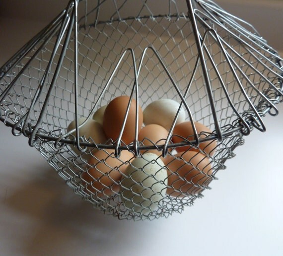 Vintage Wire Egg Basket Collapsible Wire by FloydJonesVintage