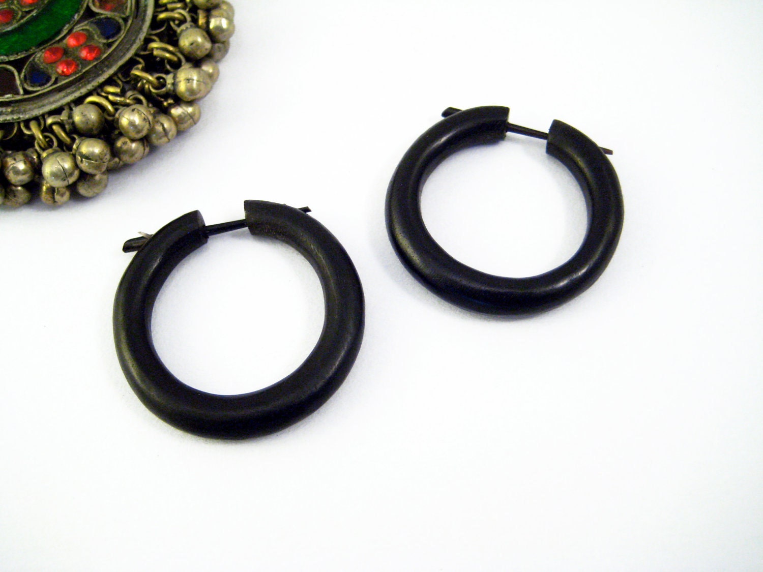 Hoop Post Earring Wood Hand Carved Tribal Style - Gauges Plugs Bone Horn - PE020S BW