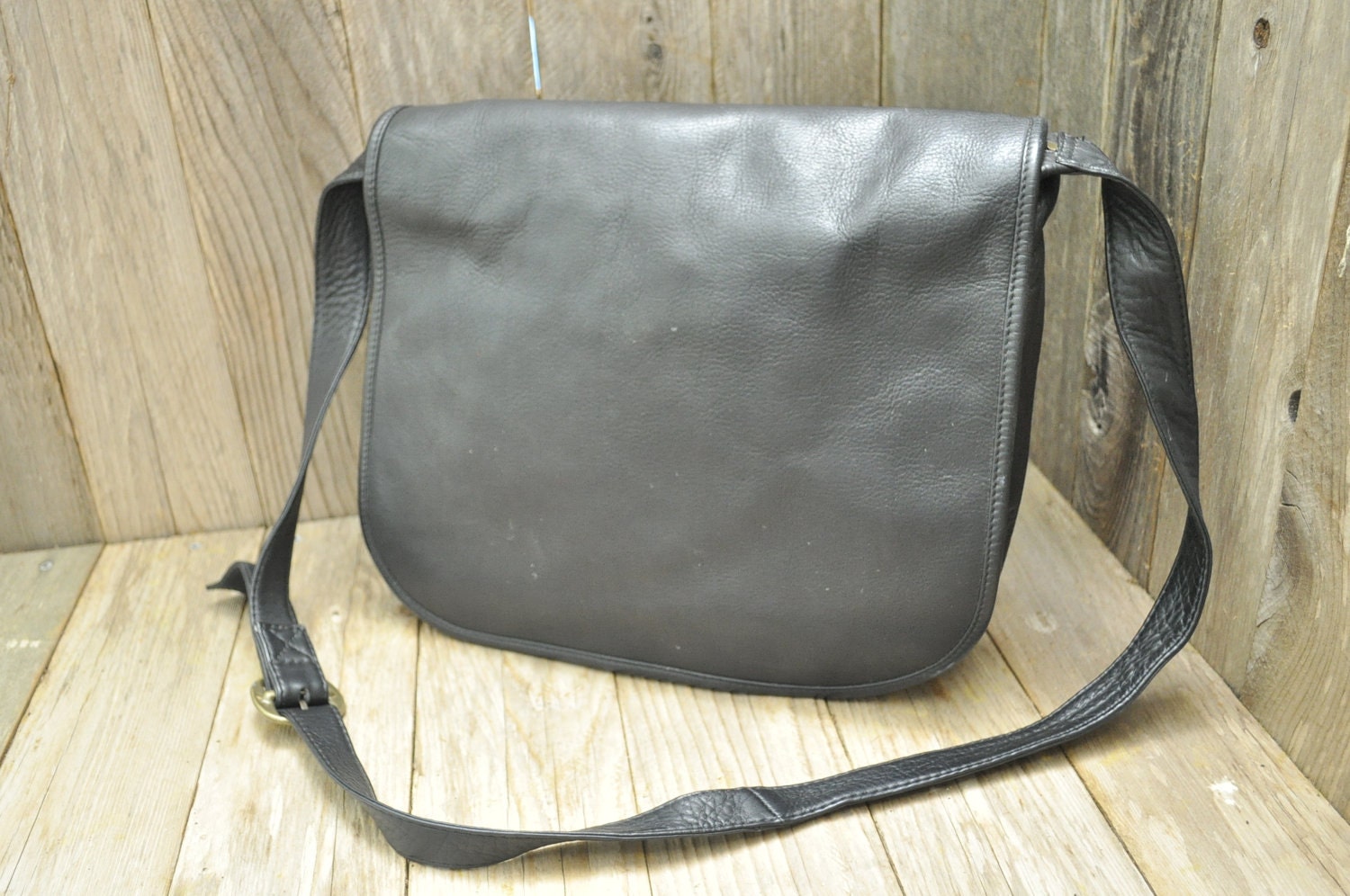 Large Vtg Black Leather Messenger Bag by HOBO w Wide Shoulder Strap
