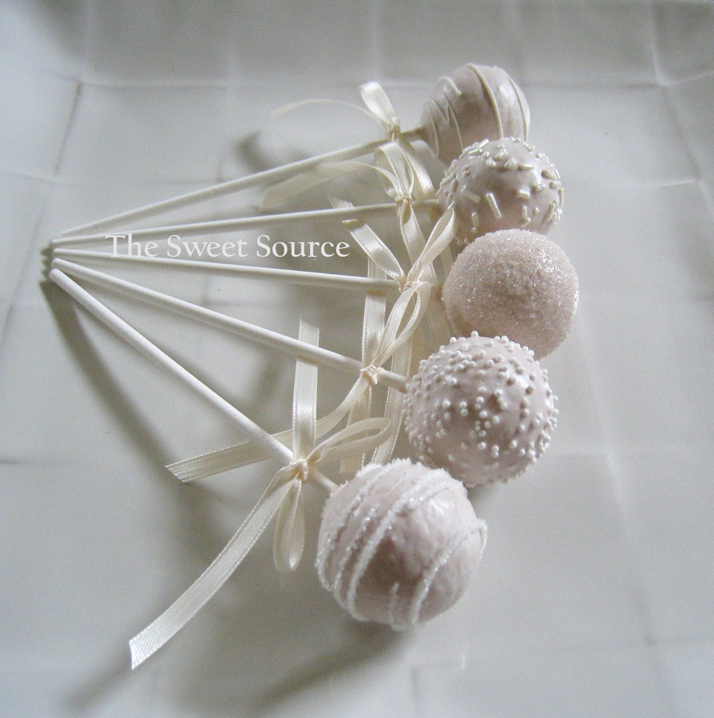 Wedding Favors: Premium Wedding Cake Pops Made to Order with High Quality Ingredients