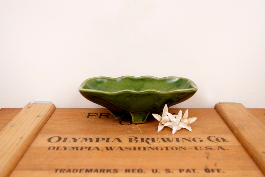 vintage real McCoy ceramic plate planter