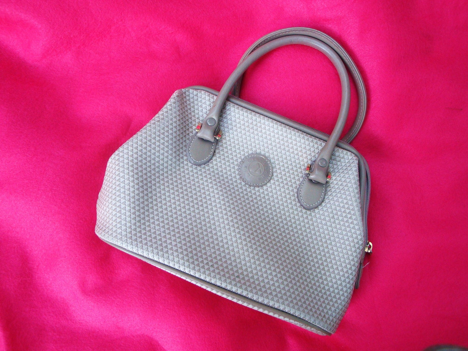 Vintage 80s Liz Claiborne Taupe Handbag/Purse - Hinge Closure. Preppy Tan Beige Leather Trim. Granny Chic Retro Purse