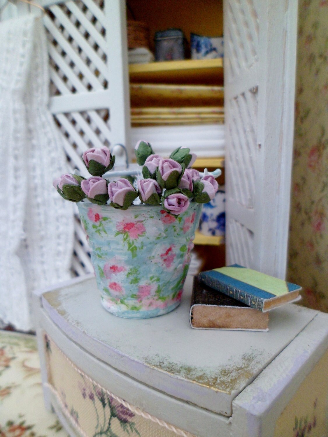 Shabby Handpainted Bucket 1/12th