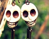 Howlite Skull Earrings Day of the Dead Skull Earrings Resin Skulls Antique Copper Chain Nickel Free Niobium Earrings