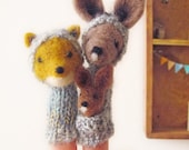 FINGER PUPPET BOX Needle Felted Kangaroo and Fox in a Vintage Wooden Box, Unique Mother's Day Gift, Wall Hanging, Nursery Art, Children