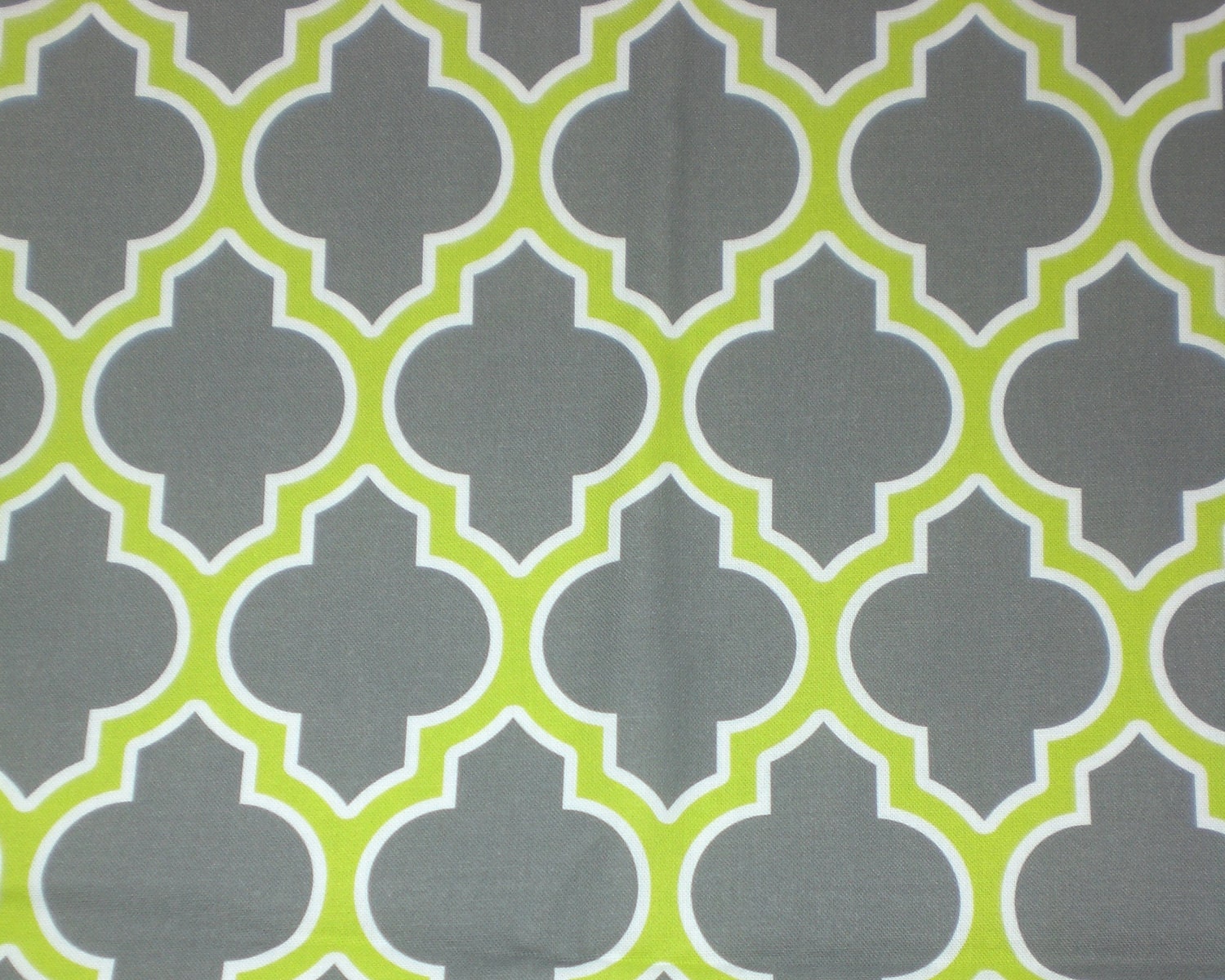Moroccan Lattice Quatrefoil Fabric Quarter - gray