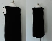 vintage 1960s black velvet dress / little black dress / small - medium