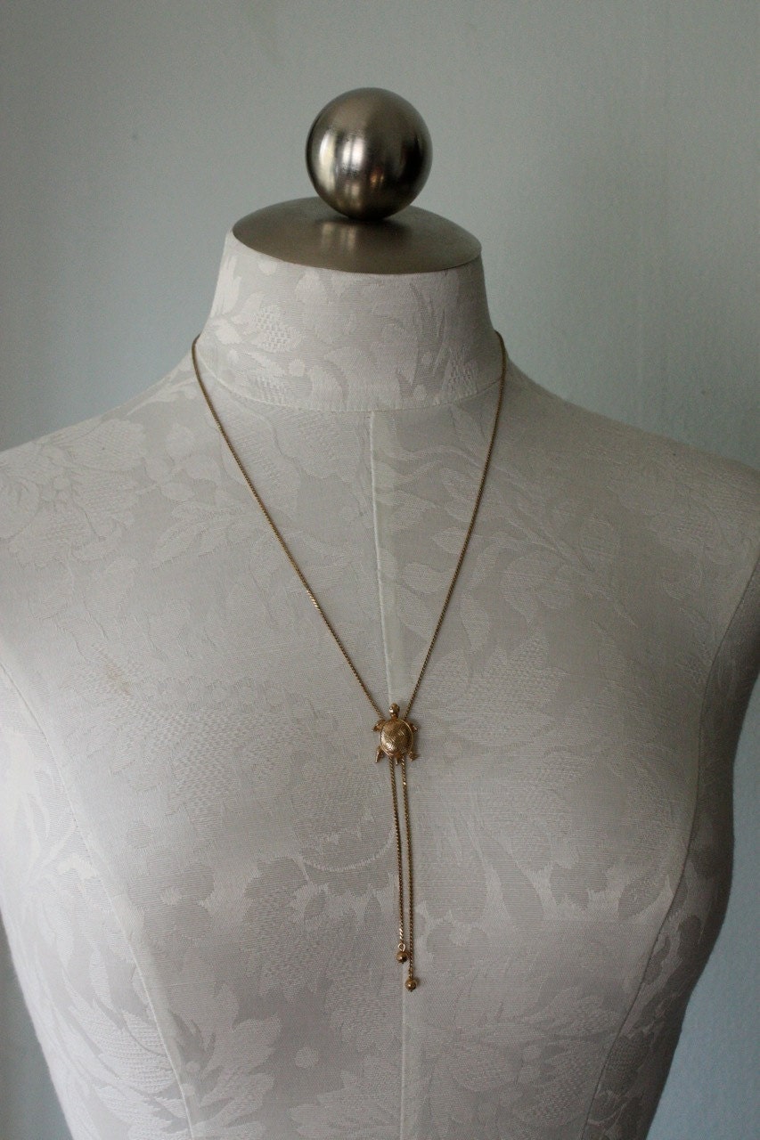 tiny turtle lariat / gold tone novelty necklace