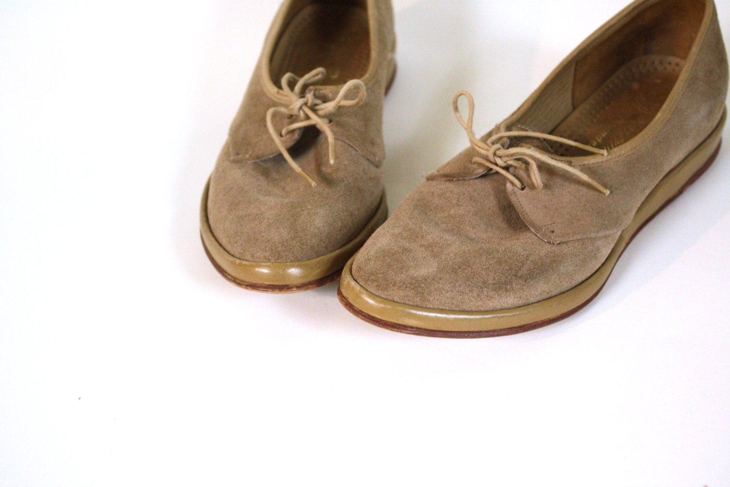 1950s vintage suded oxfords // Sand Suede // US size 5 womens