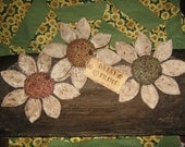 Very Large Primitive Set of 3 Feedsack " DAISY PRIMS " Handmade Country Decor Folkart  Daisy Ornie / Tucks / Bowl Fillers