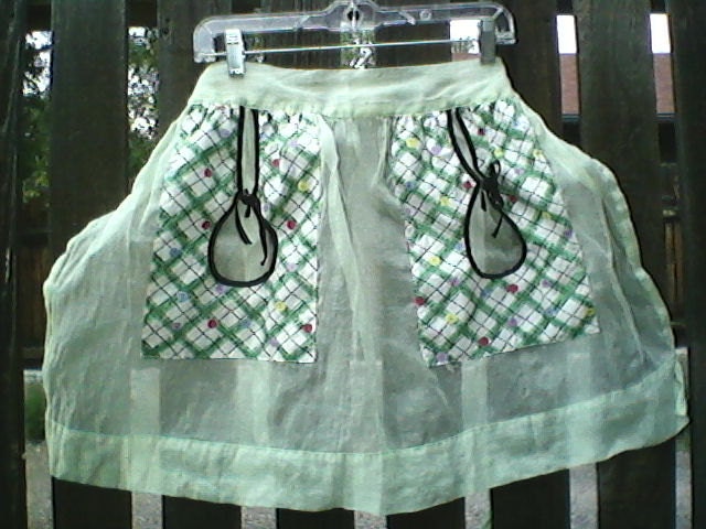 Vintage 1940s Apron- Green Organdy Handmade/ Rockabilly/ Housewife/ VLV