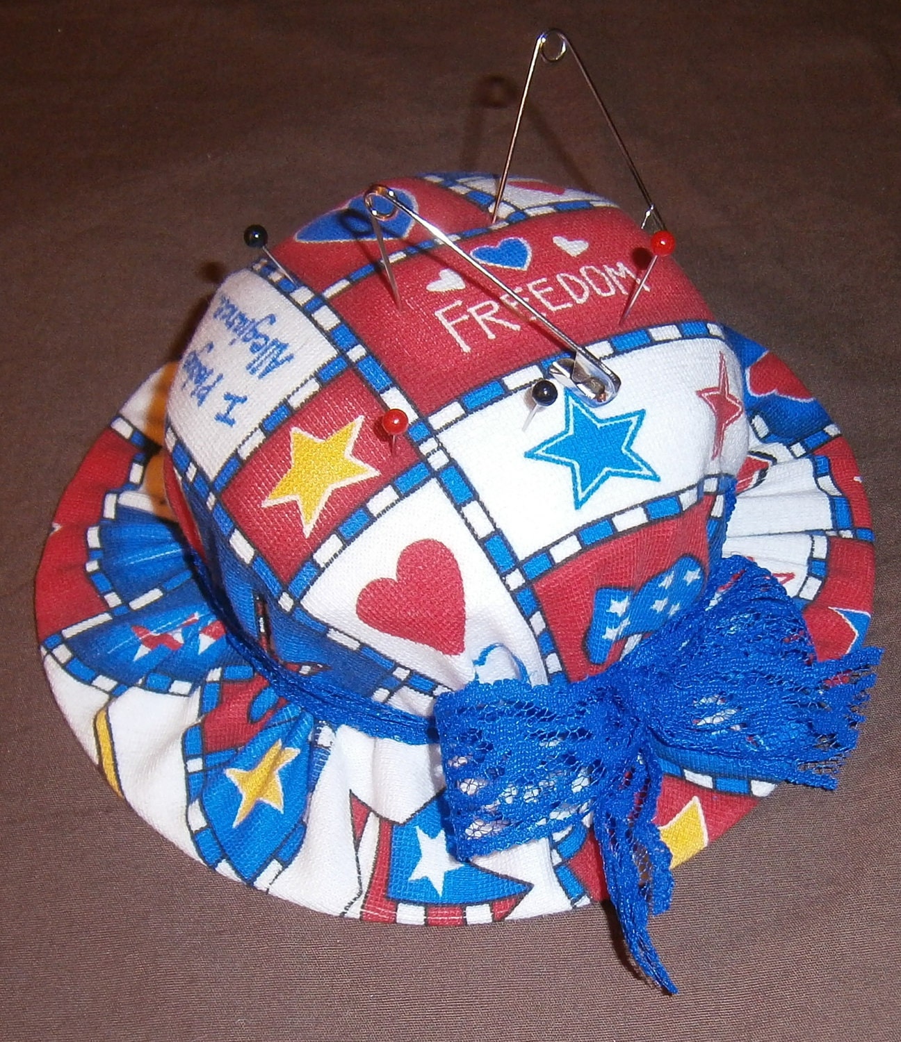 Pin Cushion Hat (shaped) in Patriotic colors