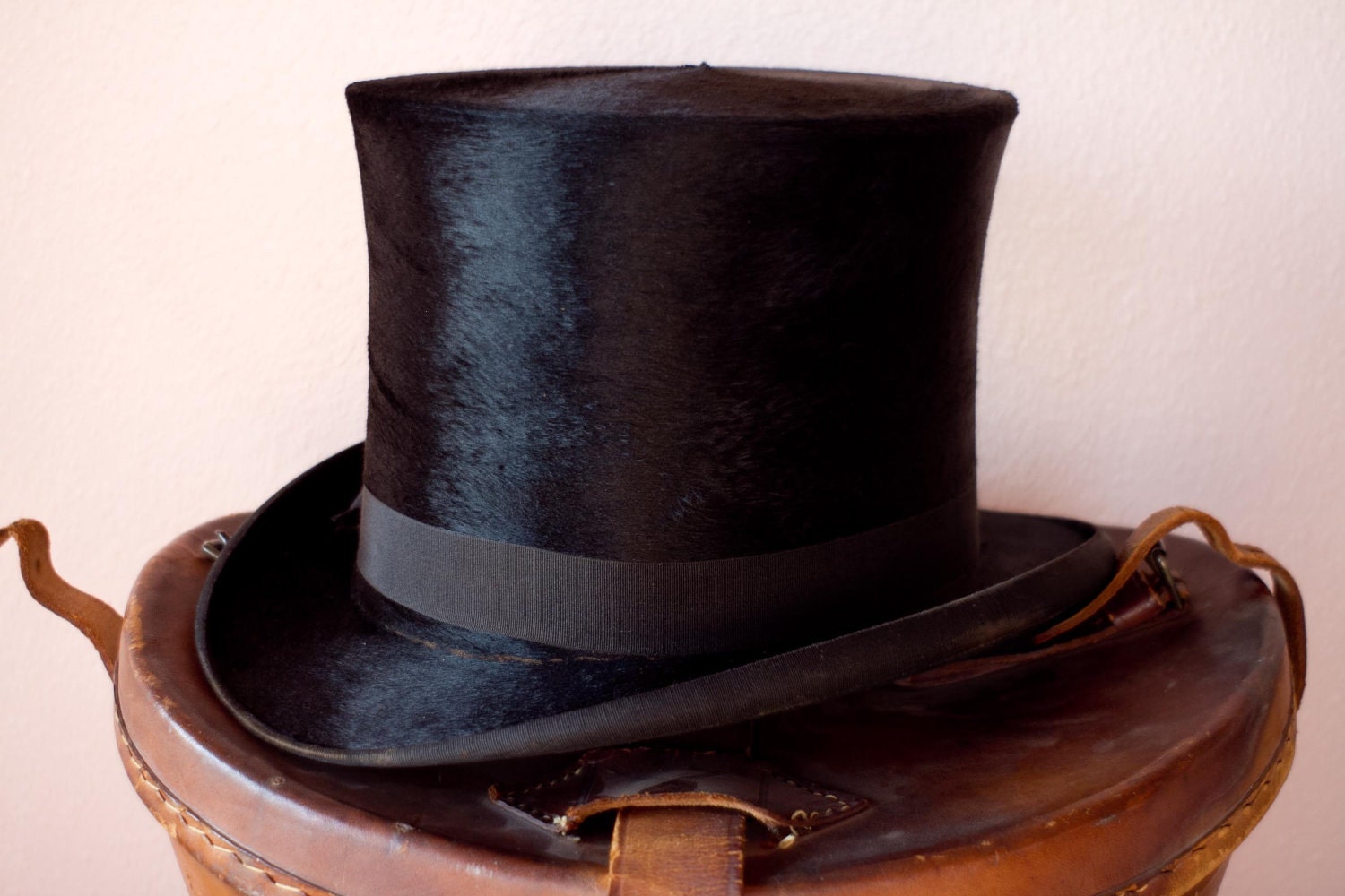 Antique Black Beaver Top Hat Leather Box . Mad Hatter . Amazing