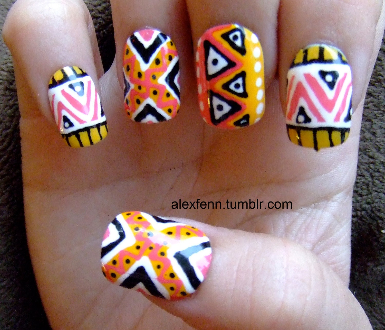 Zig zag hand painted tribal/aztec fake nails