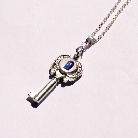 Doctor Who Jewelry, tardis Key necklace dr who Steampunk Doctor Who Jewellery Pendant , steampunk necklace police box