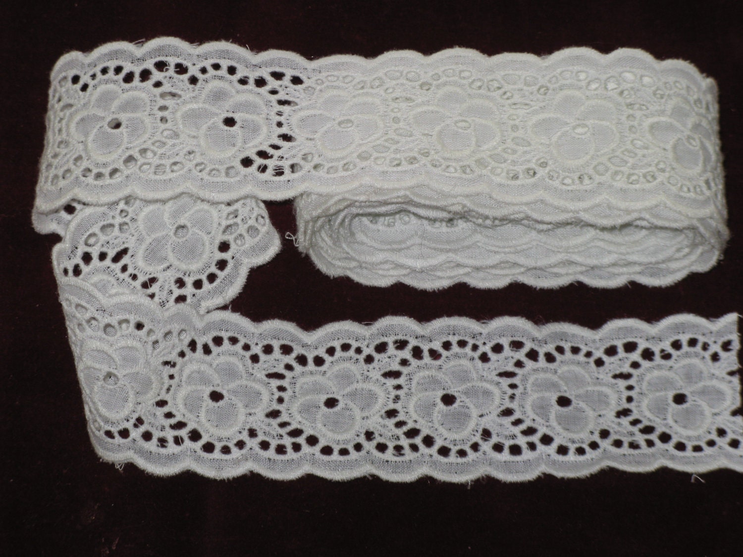 Vintage Cotton Eyelet Lace Trim Flat Scalloped Edges by