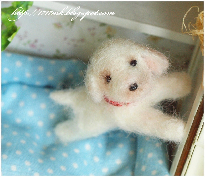 Needle Felted tiny 1 12 inch scale labrador puppy and blue dog bed