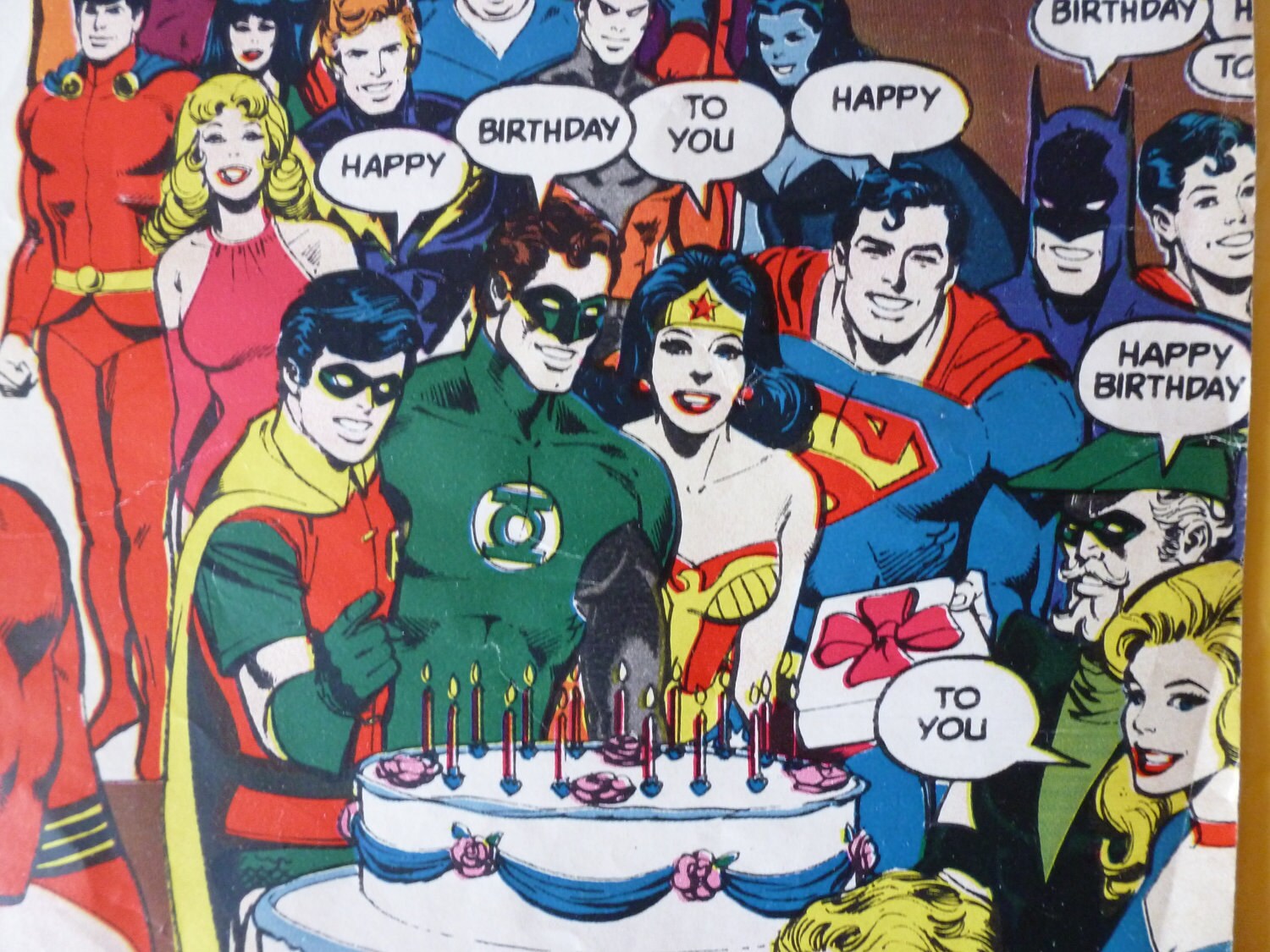 80 S DC Comics Super Hero Birthday Wrapping Paper