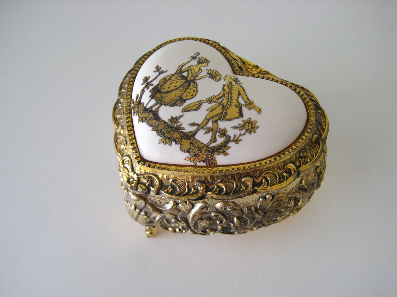 Vintage Sankyo Dancing French Music Box