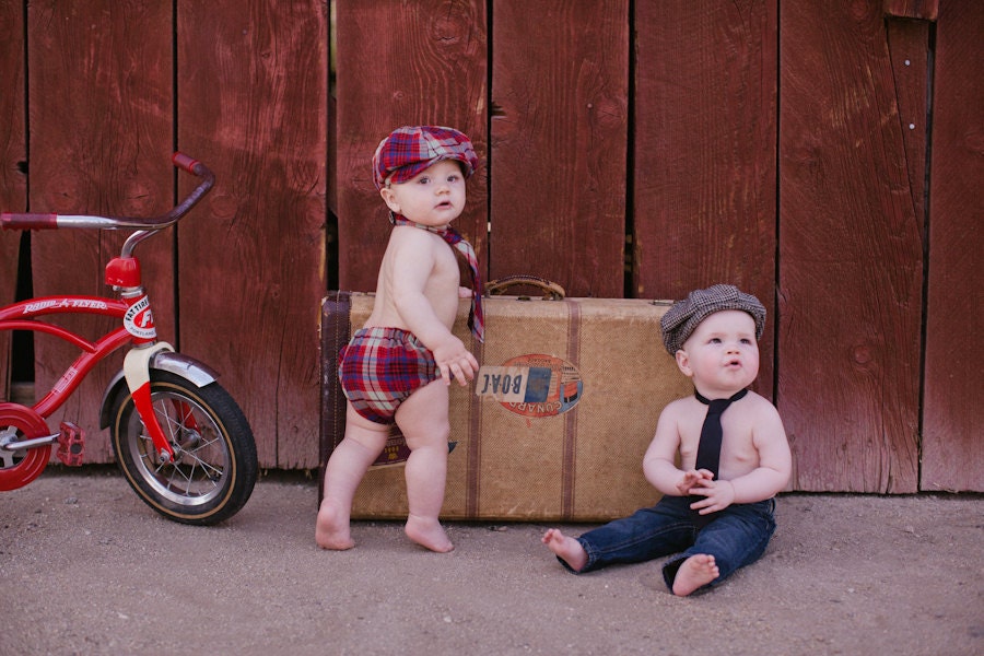 12-24 month size Baby Boy Newsboy Hat in vintage black and tan houndstooth. Classic Photo Prop. 12-24 month size (18-19.5") Ready To Ship