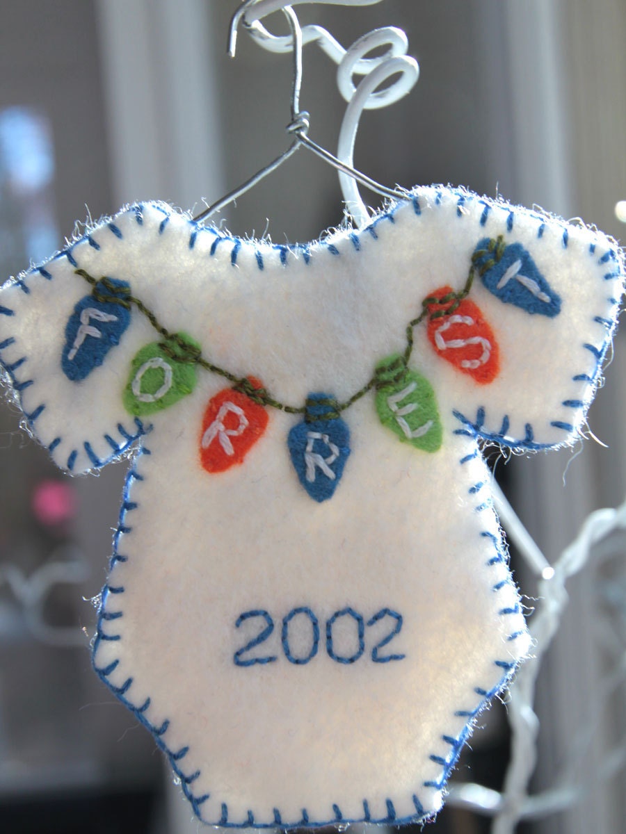 Personalized onesie Christmas ornament, boy colors - Made to order