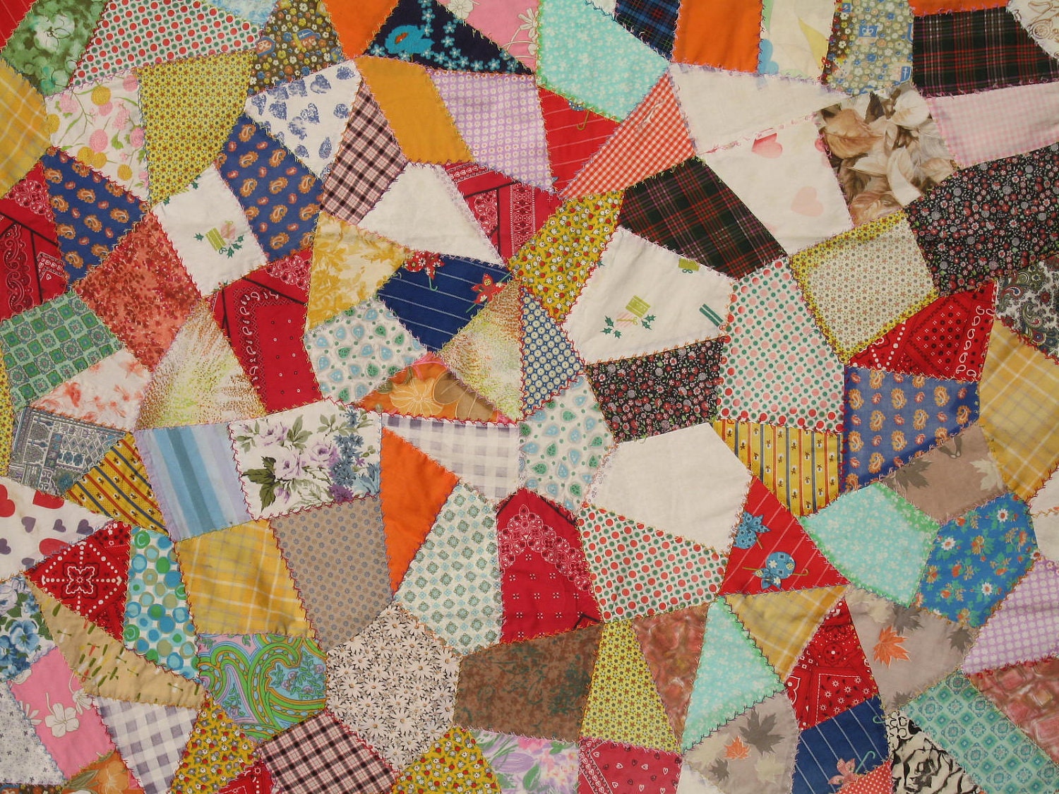 VINTAGE Crazy Quilt Bedspread Lap Quilt Wallhanging Country Textiles Bedroom Home Decor -- Free Priority Shipping Included