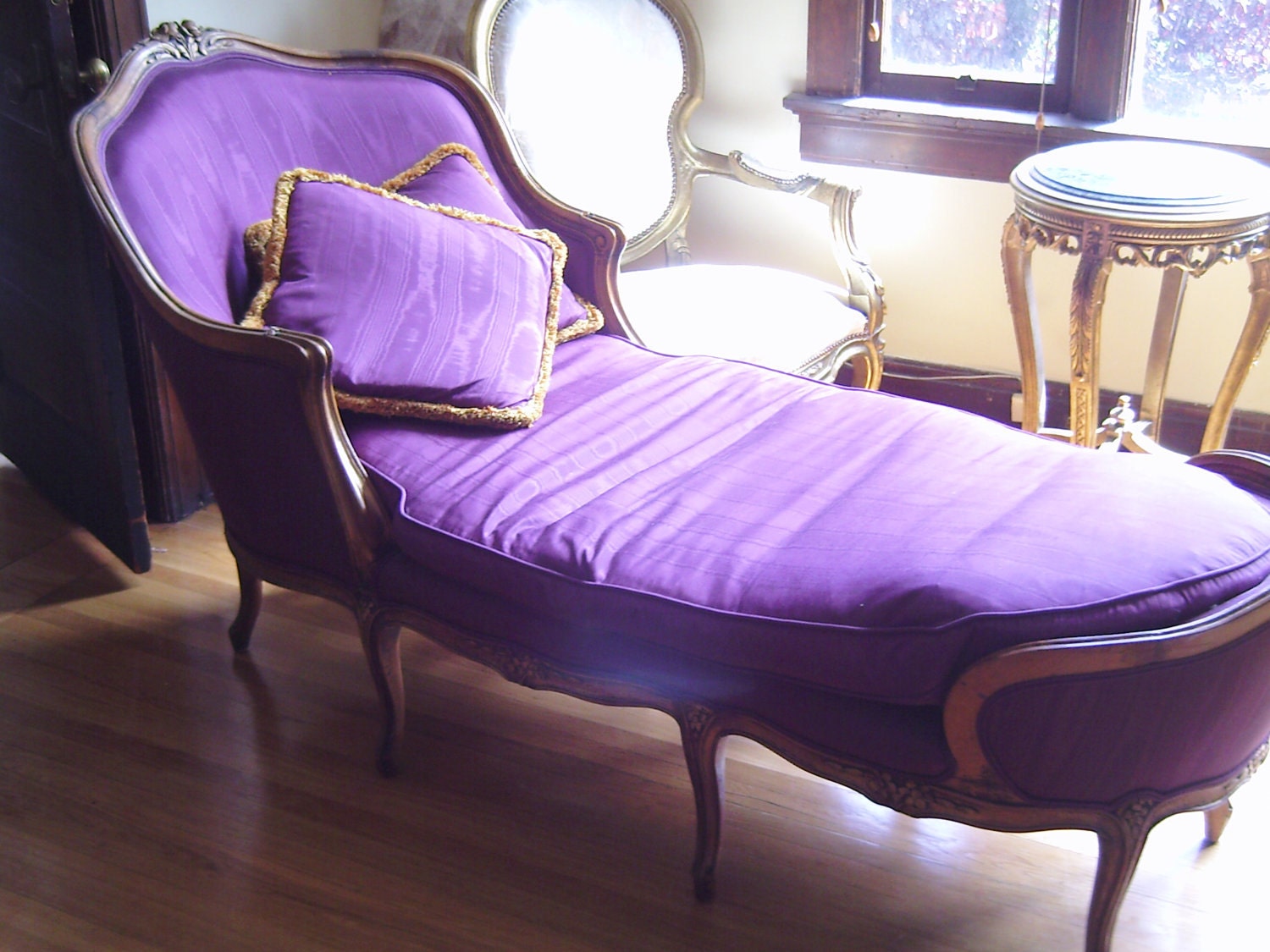 French Purple Fainting Couch, Hollywood Regency