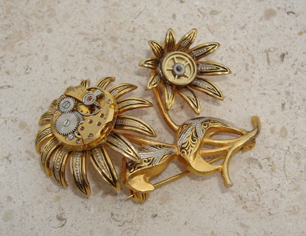 Vtg Steampunk Gothic  Damascene Gold Plated Brooch, Pin