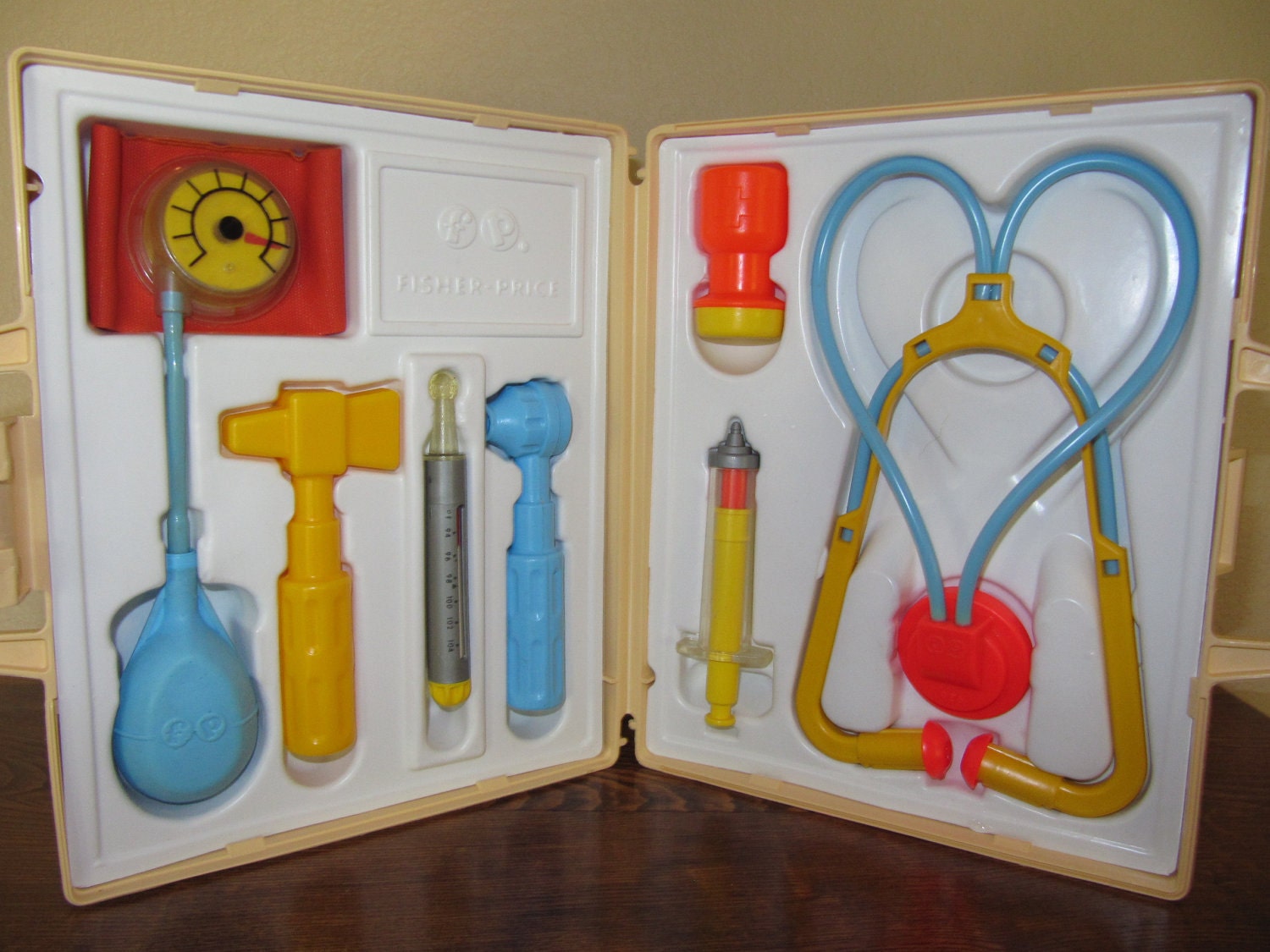 Medical Kit Fisher Price Vintage