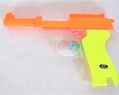 TREASURY ITEM Water Pistol, Bright Multicolored, Squirt Gun
