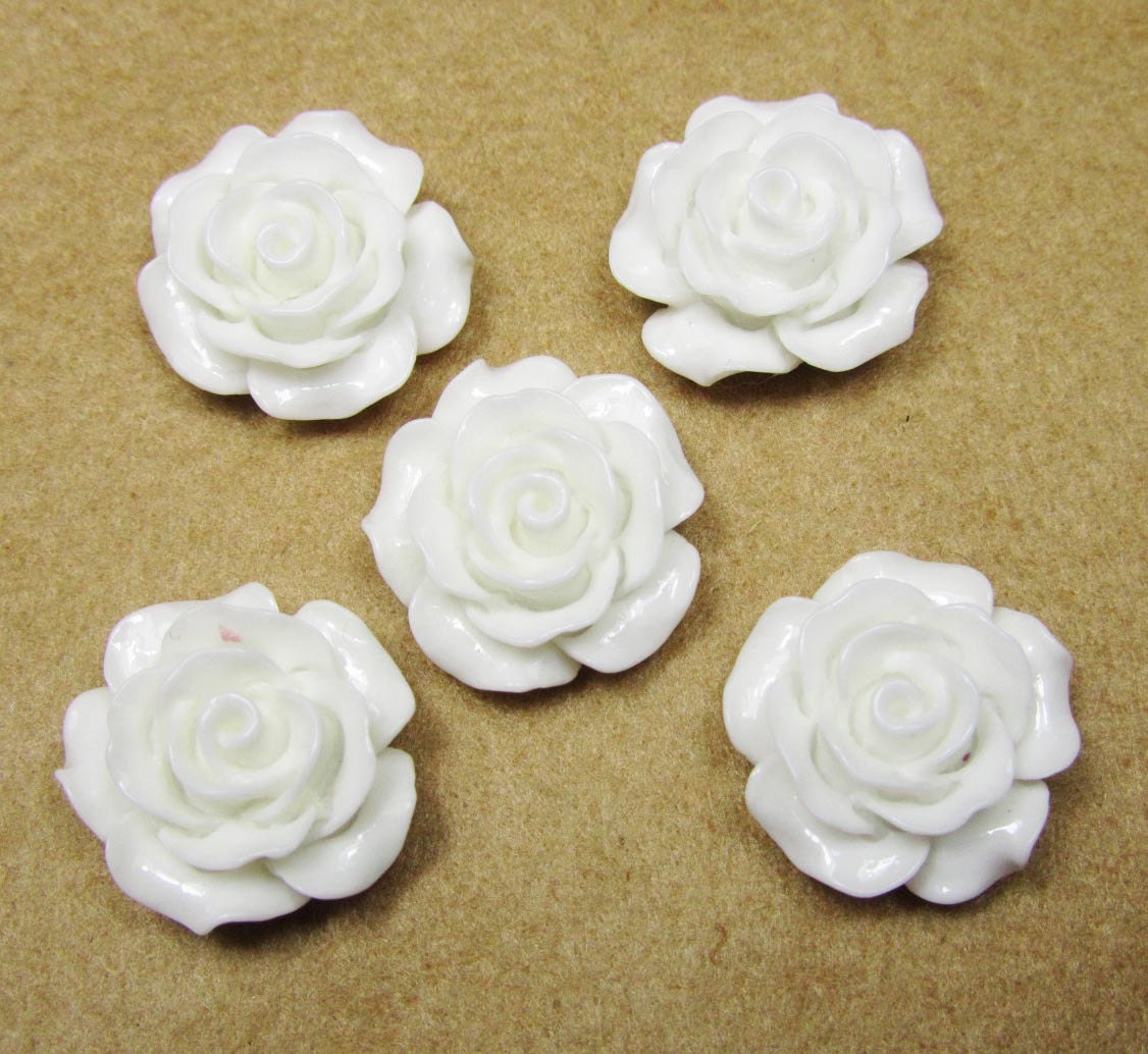 Chrysanthemum Flowers -10pcs Beautiful Resin Flower Bobby Pin Charm White 20mm U129-P