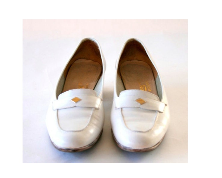 Ferragamo Flat Low Heel Shoes - White - Size 6.5 -7 - Travolta Style White 70s