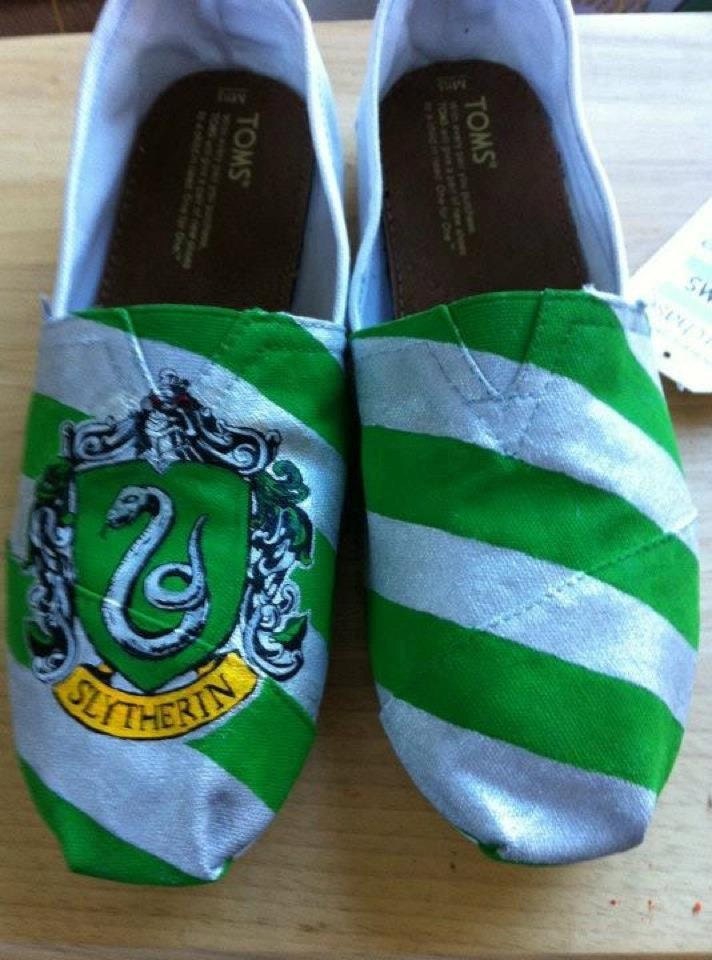 Hogwarts/Harry Potter House TOMS