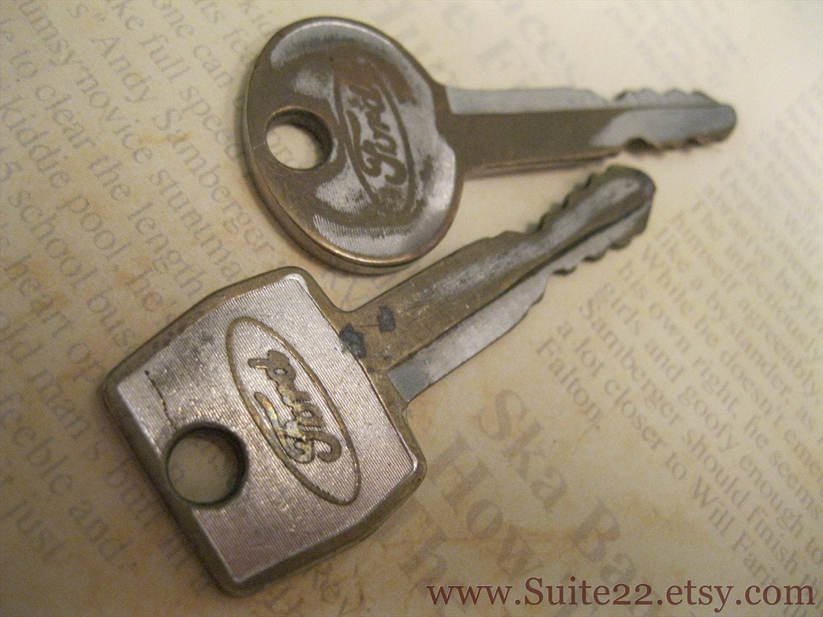 Vintage ford keys #1