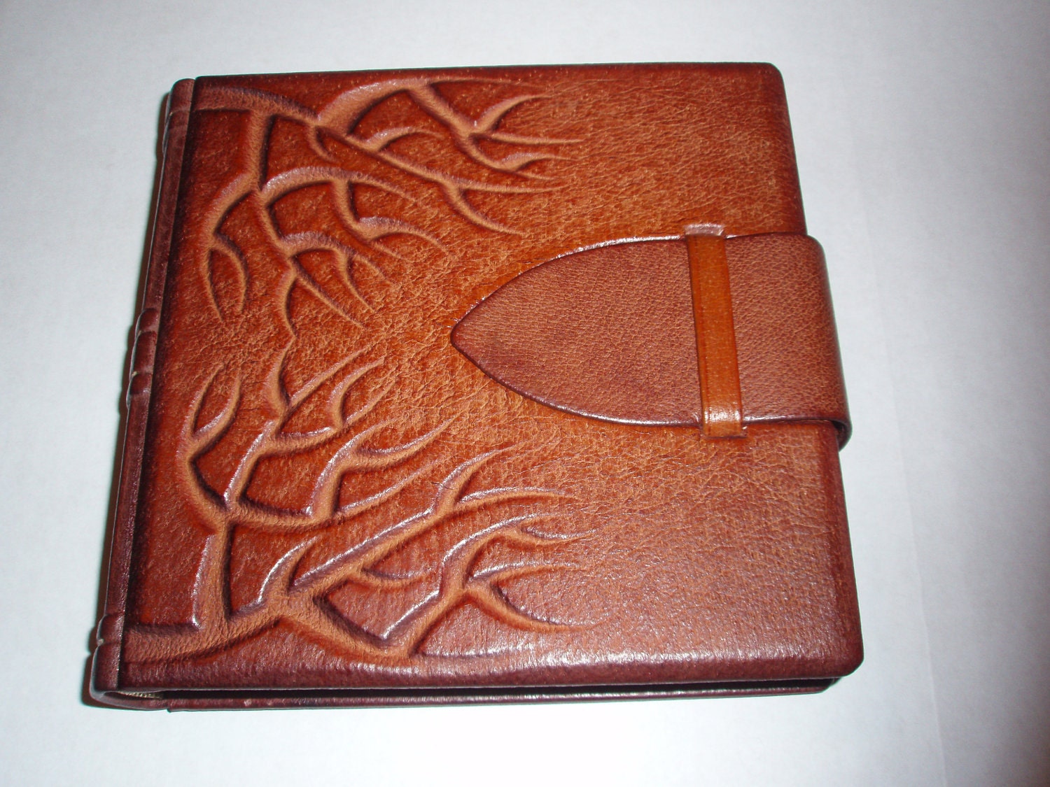 NOTEBOOK DIARY JOURNAL - Blank Belted Handmade Leather