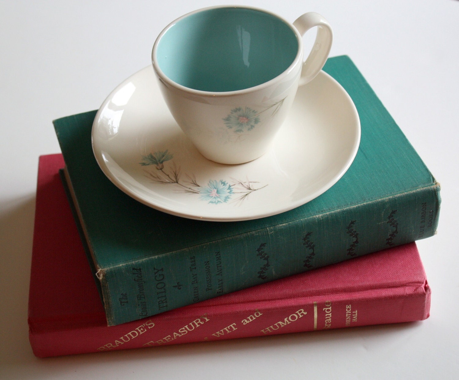 Vintage Aqua Daisy Tea cup and Sauce