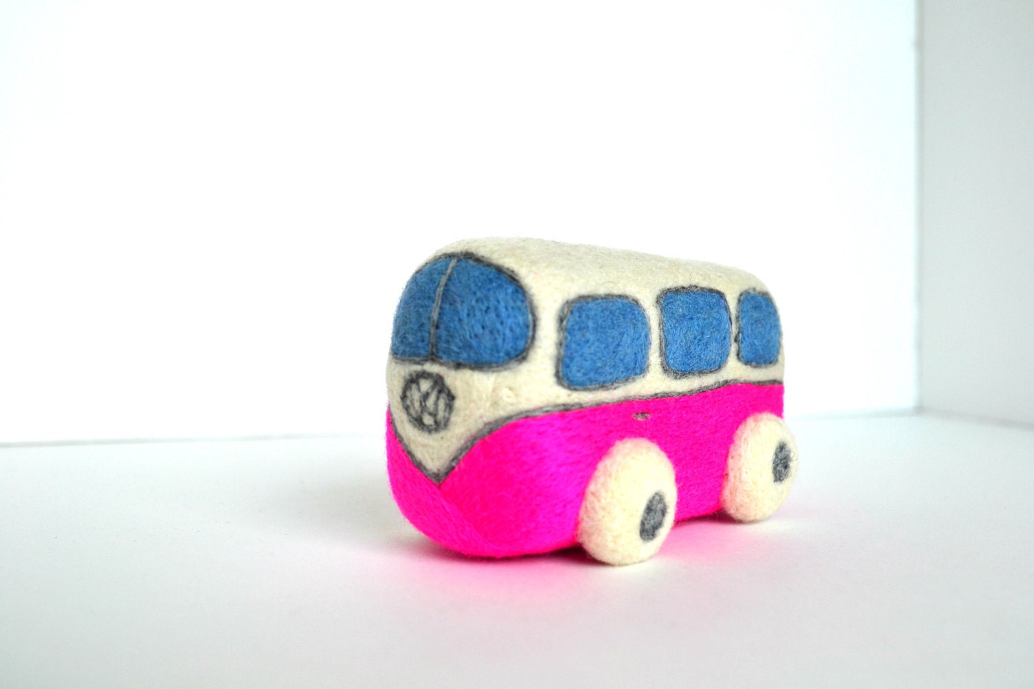 Needle Felted Pink Retro VW Van- Natural Toys